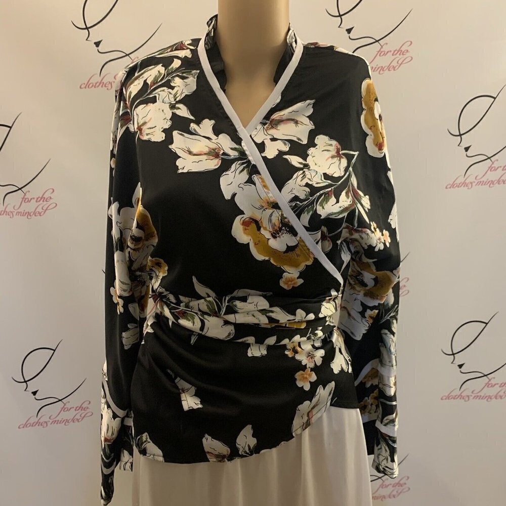 TCEC. Size Small but Wraps. Ruffle. $59. Silky Kimono Sleeve Wrap Top. B85.